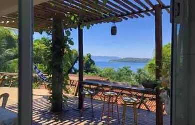 Imagem: A casa em condomínio possui 5 Dormitórios, 5 Banheiros, 5