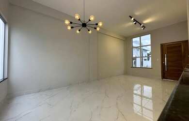 Imagem 4: Casa no Porto Marina. Piscina, 2 Vagas na garageme3 Dormitórios