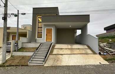 Imagem: A casa em condomínio possui 3 Dormitórios, 3 Banheiros, 2