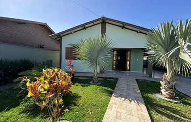 Imagem 2: Casa para Venda em Imbituba, Arroio, 4 dormitórios, 1 suíte, 3 banheiros,...