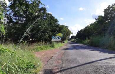 Imagem: O terreno possui 55.000m² de Área e está localizado em Santa