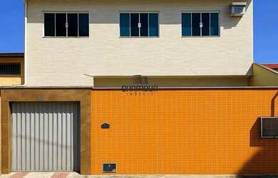 Imagem: A casa possui 5 Dormitórios, 4 Banheiros, 2 Vagas na garagem