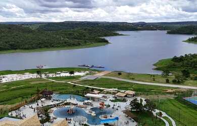 Imagem: O terreno possui 590m² de Área e está localizado em Centro