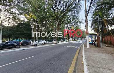 Imagem: A casa possui 5 Dormitórios, 5 Banheiros, 3 Vagas na garagem