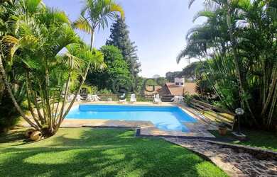 Imagem: A casa em condomínio possui 4 Dormitórios, 5 Banheiros, 5