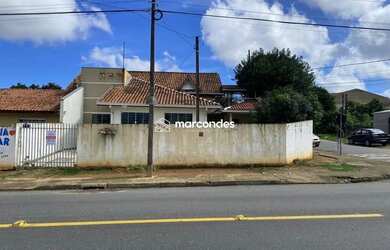 Imagem: A casa possui 3 Dormitórios, 1 Banheiro, 1 Vaga na garagem