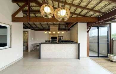 Imagem: A casa em condomínio possui 4 Dormitórios, 3 Banheiros, 3