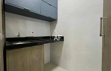 Imagem: A casa possui 3 Dormitórios, 4 Banheiros, 2 Vagas na garagem