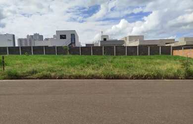 Imagem: O terreno possui 280m² de Área e está localizado em Laranjeiras