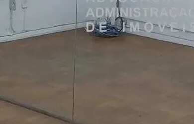 Imagem 6: Sala - Centro Galpão / depósito com aluguel por R$650 /mês