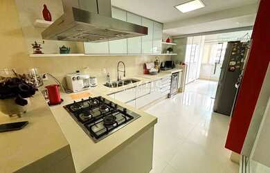 Imagem 7: Cobertura de Alto Padrão em Localização Nobre com Vista Mar e Lazer...