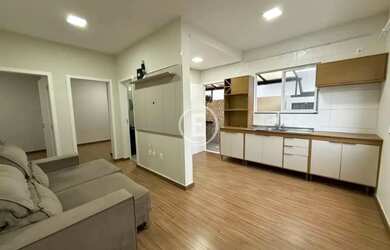 Imagem: O apartamento possui 2 Dormitórios, 1 Banheiro, 1 Vaga na garagem