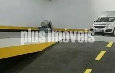 Imagem: O depósito possui 2 Vagas na garagem e 454m² de Área e está