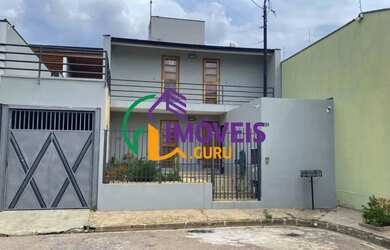 Imagem: A casa possui 3 Dormitórios, 3 Banheiros, 3 Vagas na garagem