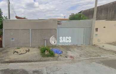 Imagem: A casa possui 2 Dormitórios, 2 Banheiros, 3 Vagas na garagem