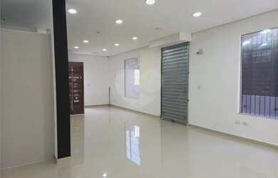 Imagem: O depósito possui 5 Vagas na garagem, 55m² de Área e está