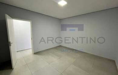 Imagem: O depósito possui m² de Área e está localizado em Centro