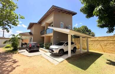 Imagem: A casa possui 4 Dormitórios, 3 Banheiros, 4 Vagas na garagem
