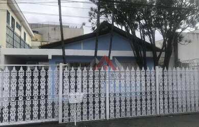 Imagem: O depósito possui 2 Vagas na garagem e 210m² de Área e está