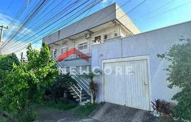 Imagem: O apartamento possui 2 Dormitórios, 1 Banheiro, 2 Vagas na