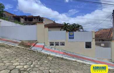 Imagem: A casa possui 2 Dormitórios, 1 Banheiro, 1 Vaga na garagem