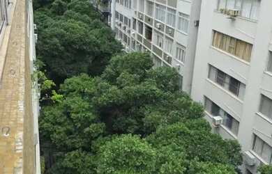 Imagem: O apartamento possui 4 Dormitórios, 5 Banheiros, 1 Vaga na