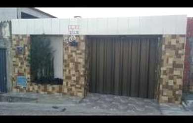 Imagem: A casa possui 3 Dormitórios, 2 Banheiros, 4 Vagas na garagem