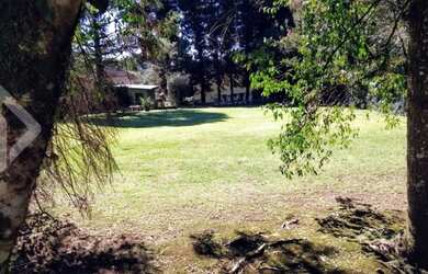 Imagem: O terreno possui 1.850m² de Área e está localizado em Canela