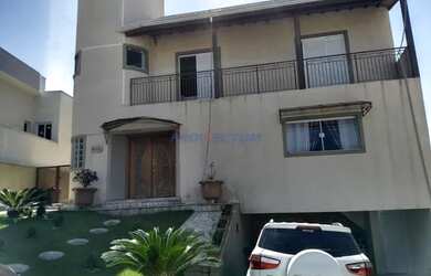 Imagem: A casa em condomínio possui 4 Dormitórios, 3 Banheiros, 2