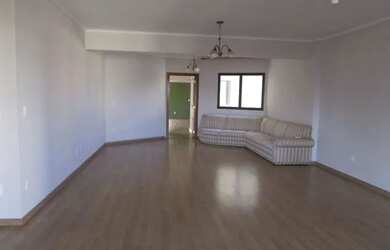 Imagem: O apartamento possui 4 Dormitórios, 5 Banheiros, 2 Vagas na