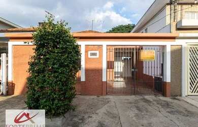 Imagem: A casa possui 2 Dormitórios, 2 Banheiros, 2 Vagas na garagem