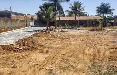 Imagem: A casa em condomínio possui 1 Dormitório, 1 Banheiro, 300m²