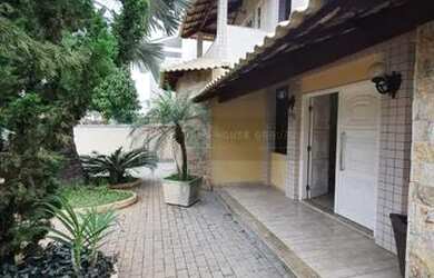 Imagem: A casa em condomínio possui 4 Dormitórios, 3 Banheiros, 3