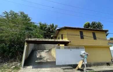 Imagem: A casa possui 2 Dormitórios, 2 Banheiros, 4 Vagas na garagem