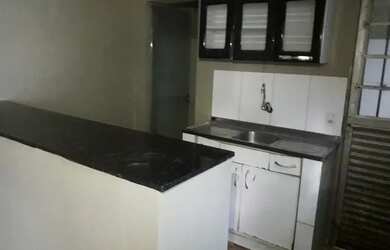 Imagem: A casa possui 1 Dormitório, 1 Banheiro, 10m² de Área e está