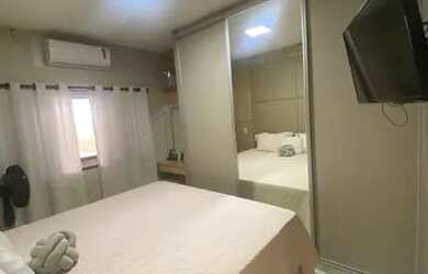 Imagem: A casa possui 3 Dormitórios, 3 Banheiros, 1 Vaga na garagem