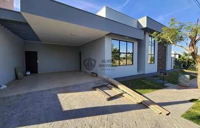 Imagem: A casa em condomínio possui 3 Dormitórios, 2 Banheiros, 4