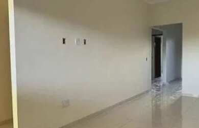 Imagem: A casa possui 2 Dormitórios, 1 Banheiro, 1 Vaga na garagem