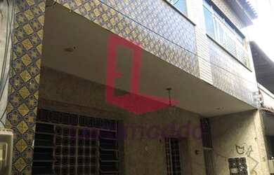 Imagem: A casa possui 4 Dormitórios, 4 Banheiros, 75m² de Área e