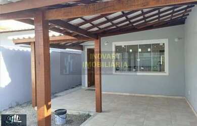 Imagem: A casa possui 3 Dormitórios, 1 Banheiro, 1 Vaga na garagem