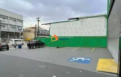 Imagem: O depósito possui 5 Vagas na garagem, 576m² de Área e está