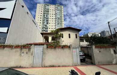 Imagem: A casa possui 5 Dormitórios, 3 Banheiros, 620m² de Área e