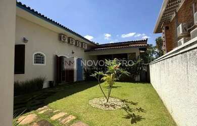 Imagem: A casa possui 5 Banheiros, 5 Vagas na garagem, 331m² de Área