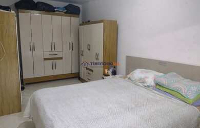 Imagem 8: Casa no Bairro Hípica, com terreno de 10 metros de frente por 33 metros...