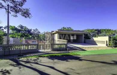 Imagem: A casa em condomínio possui 3 Dormitórios, 5 Banheiros, 5