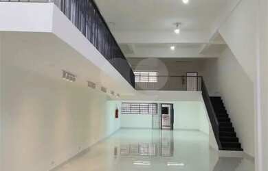 Imagem: O depósito possui 224m² de Área e está localizado em Centro