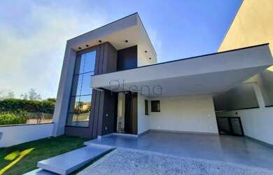 Imagem: A casa em condomínio possui 3 Dormitórios, 1 Banheiro, 4 Vagas