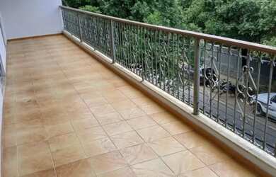 Imagem: O apartamentoe possui 3 Dormitórios, 2 Banheiros, 1 Vaga na