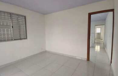 Imagem: A casae possui 2 Dormitórios, 1 Banheiro, 52-0m² de Área