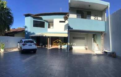 Imagem: A casa possui 5 Dormitórios, 5 Banheiros, 484m² de Área e